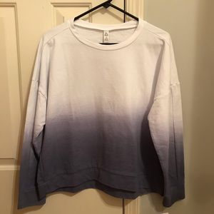 🔥BRAND NEW AND NOT WORN BLUE AND WHITE TEE🔥♡